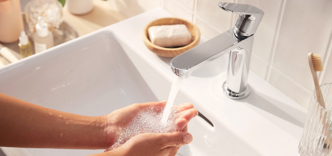 Hansgrohe et sa gamme Rebris S, famille de mitigeurs innovants au design intemporel pour lavabos, baignoires et douches